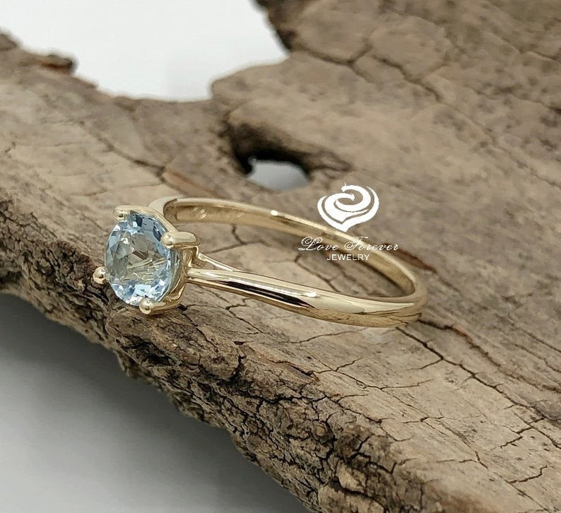 Round Aquamarine Engagement Ring in 14k Yellow Gold, Aquamarine Engagement Ring, Aquamarine Ring, Aquamarine Solitaire, Round Cut Aquamarine