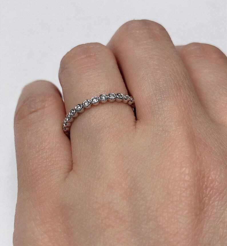 Bezel Stackable Set in 14k White Gold, Bezel Wedding Band, Bezel Stacking Bands , Scalloped Stacking Band, Diamond Band