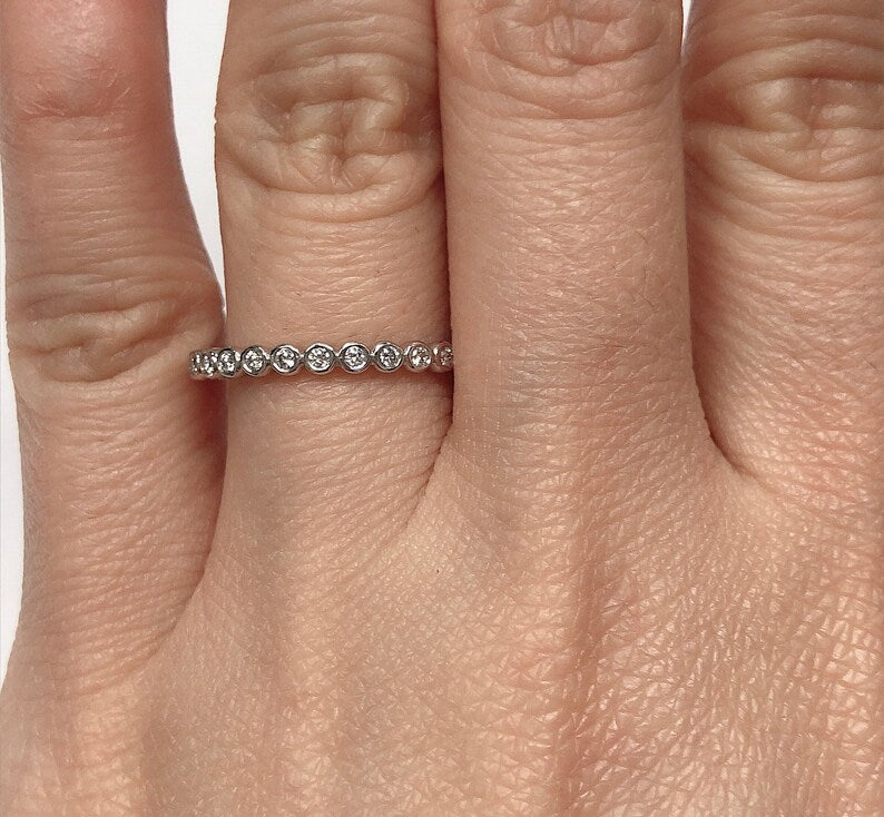 Bezel Stackable Set in 14k White Gold, Bezel Wedding Band, Bezel Stacking Bands , Scalloped Stacking Band, Diamond Band