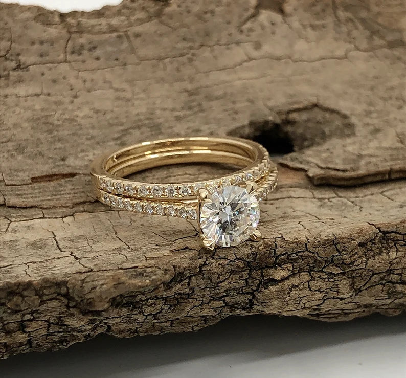 Round Cut Moissanite Engagement Ring Set in Solid 14k Yellow Gold, Diamond Bridal Set, Forever One Round Engagement Ring, Simple Wedding Set