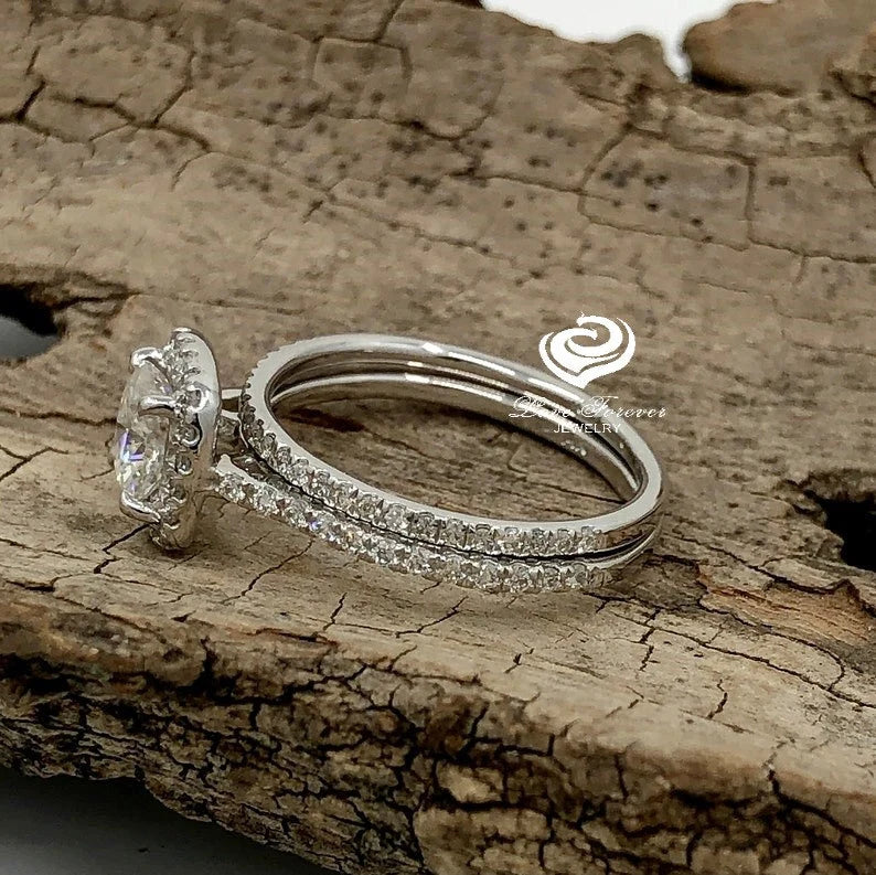 Cushion cut ring with diamond band deals