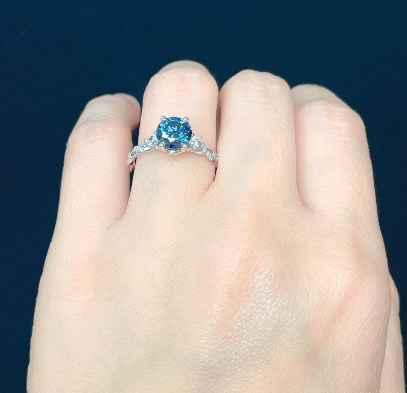 1.25 CT Round Cut Engagement Ring in 14k White Gold, Vivid Blue Moissanite  Ring, Diamond Solitaire Ring, Anniversary Ring