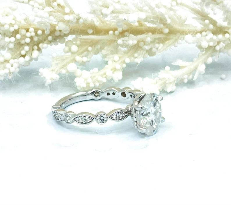 2 CT Oval Cut Engagement Ring in 14k White Gold, Oval Cut Moissanite Forever One, Diamond Anniversary Ring, Moissanite Engagement Ring