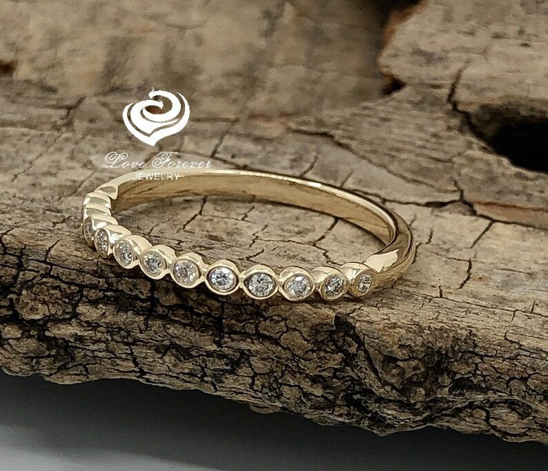 Bezel Stackable Set in 14k Yellow Gold, Bezel Wedding Band, Bezel Stacking Bands, Scalloped Stacking Band, Diamond Band